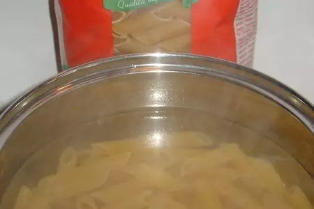 Салат “миланский” с penne rigate, яблоком и копченой рыбой.: шаг 1