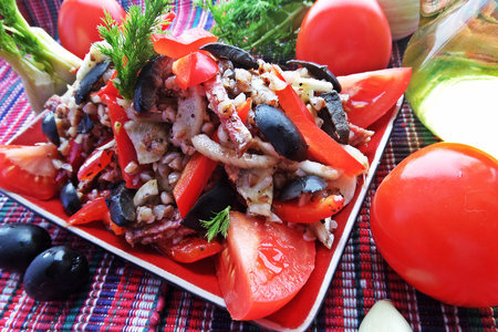 Салат с фенхелем,салями и гречкой: шаг 7
