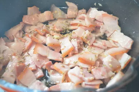 Теплый салат "а ля карбонара" с фарфалле и квашеной капустой: шаг 3