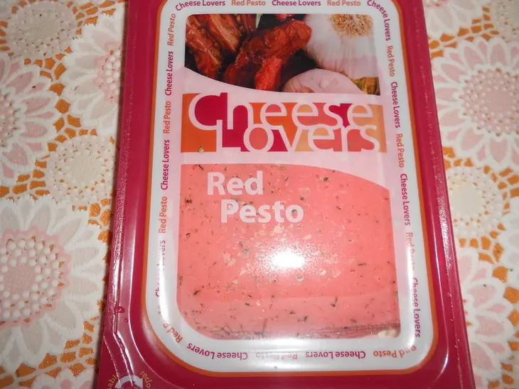 Салат с фузилли, оливками,сыром red pesto и помидорами: шаг 5