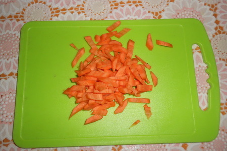 Салат с фузилли, шампиньонами.морковью и оливками: шаг 4