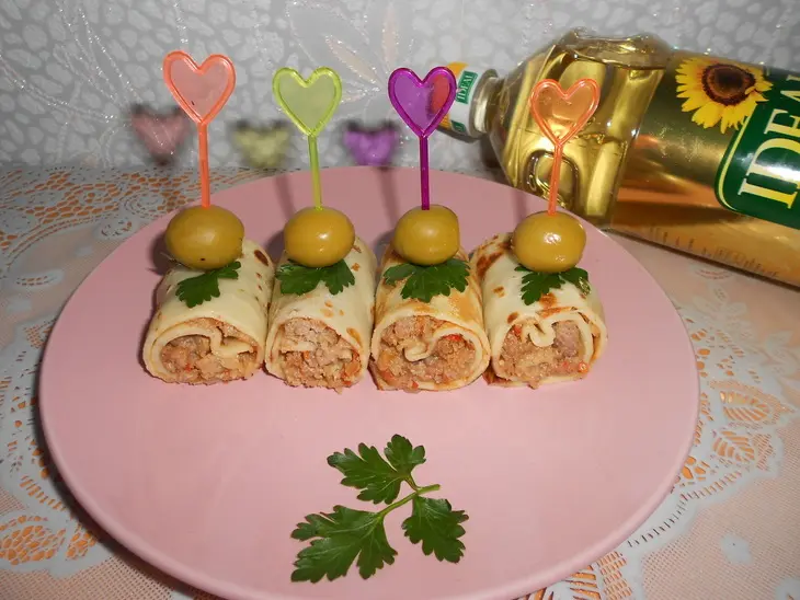 Блинные рулетики с мясной начинкой: шаг 9