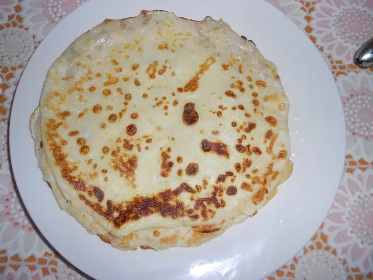 Блинные мешочки с изюмом, яблоками и орехами: шаг 3