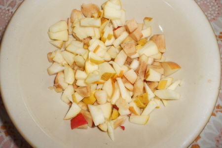 Блинные мешочки с изюмом, яблоками и орехами: шаг 4
