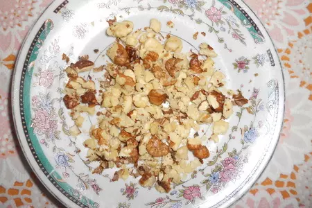 Блинные мешочки с изюмом, яблоками и орехами: шаг 5