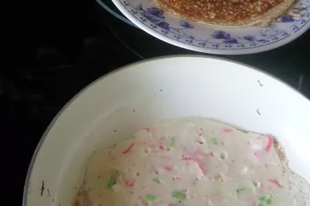 Блинчики закусочные с крабовыми палочками.: шаг 4