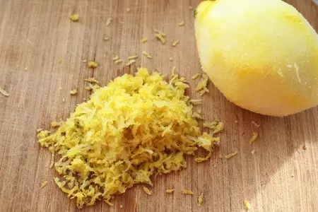 Лимонные оладушки на сгущенном молоке: шаг 2