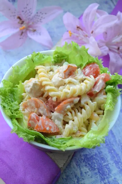 Салат с пастой, хурмой и зеленой редькой: шаг 7