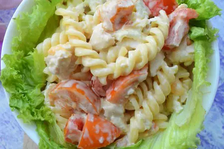 Салат с пастой, хурмой и зеленой редькой: шаг 8
