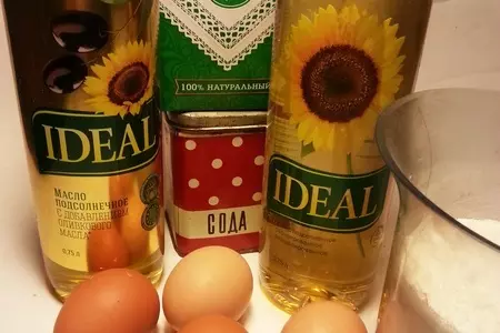 Блины "скороспелки" и селедочная начинка для них: шаг 1