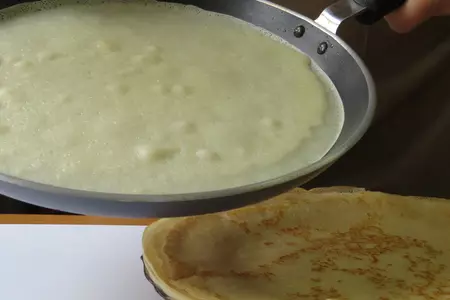 Блинный террин с шоколадным муссом, рикоттой и вишней: шаг 2