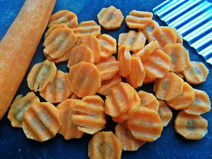 Суп с горохом и ломаной пастой: шаг 1