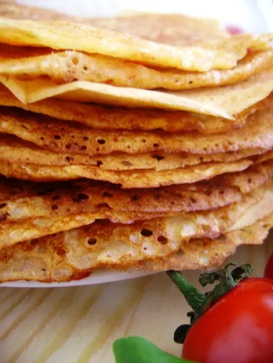 Блинчики закусочные кукурузные, с брынзой и овощами.: шаг 4