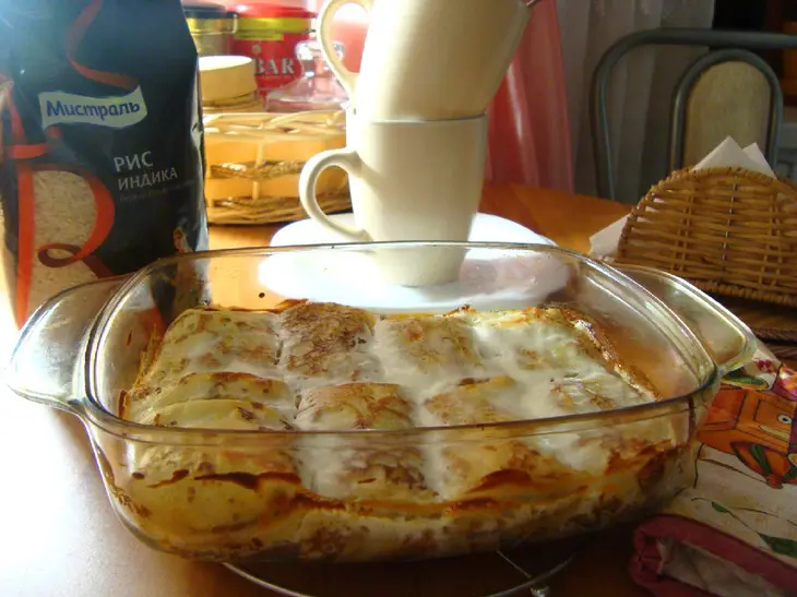 Блинный пирог с рисом, яйцом и зелёным луком.: шаг 8