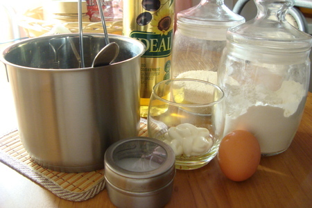 Блины закусочные на майонезе с картошкой и жареным луком.: шаг 1