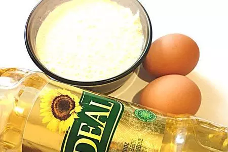 Блины карри с креветками и ананасом.: шаг 1