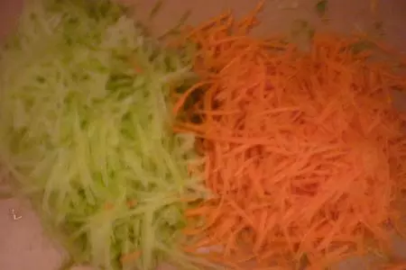 Рис с куриной печенью, тушеной с зелёной редькой: шаг 1