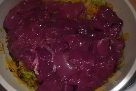 Рис с куриной печенью, тушеной с зелёной редькой: шаг 3