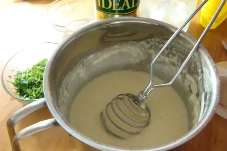 Блинный пирог с сыром и зеленью.: шаг 3
