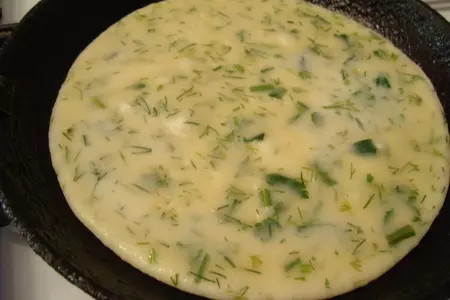 Блинный пирог с сыром и зеленью.: шаг 7