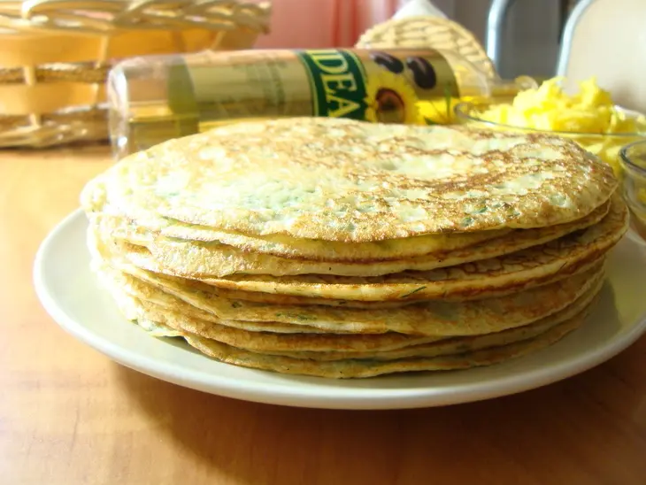 Блинный пирог с сыром и зеленью.: шаг 9
