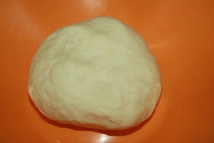 Пицца «вкус италии» с артишоками, оливками и сыровяленой шейкой: шаг 2