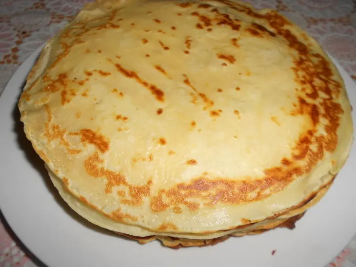 Блинный торт с шоколадным кремом и земляникой: шаг 5