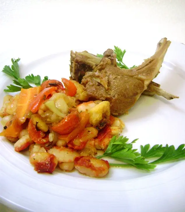 Бараньи ребрышки с овощами и запеченной фасолью.: шаг 5