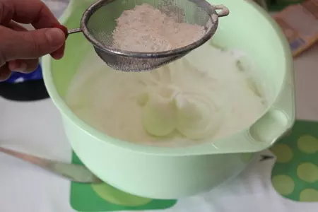 Кекс с цукатами: шаг 4