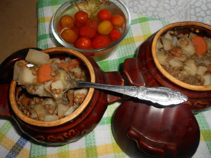 Чечевица с картофелем в горшочке: шаг 8