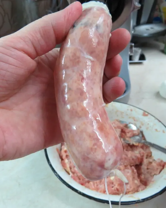 Свиные колбаски, запеченные с яблоком и тимьяном: шаг 3