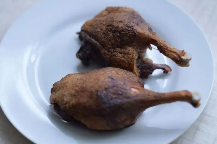 Салат с хрустящей уткой, фасолью маш и овощами: шаг 1