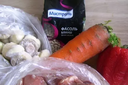 Рагу из белой фасоли со свининой и грибами: шаг 1