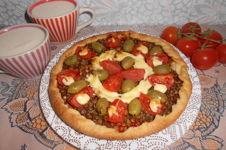 Пицца с зеленой чечевицей, оливками и помидорами черри: шаг 7