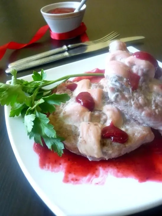 Мясная плетёнка с ягодным соусом: шаг 6