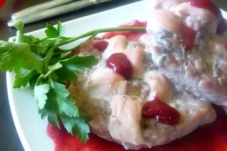 Мясная плетёнка с ягодным соусом: шаг 6