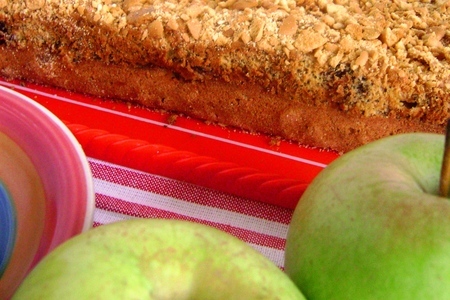 Пирог из сдобных булочек с яблоками, клюквой, маком и крекерной посыпкой.: шаг 5