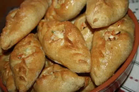 Пирожки с красной рыбой и рисом: шаг 11