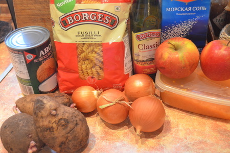 Фузилли запеченные с картофелем с пикантным тыквено-яблочным соусом: шаг 1
