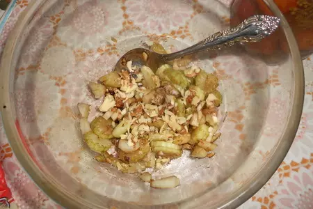 Фарфалле с сельдереем и орехами: шаг 3