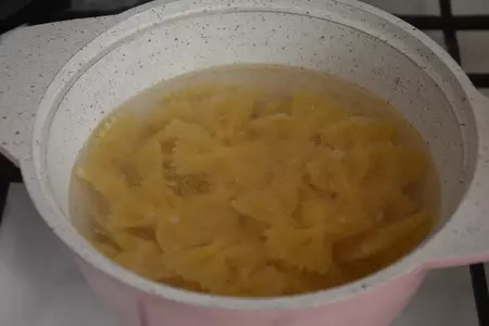 Фарфалле с овощами и кедровыми орешками: шаг 1