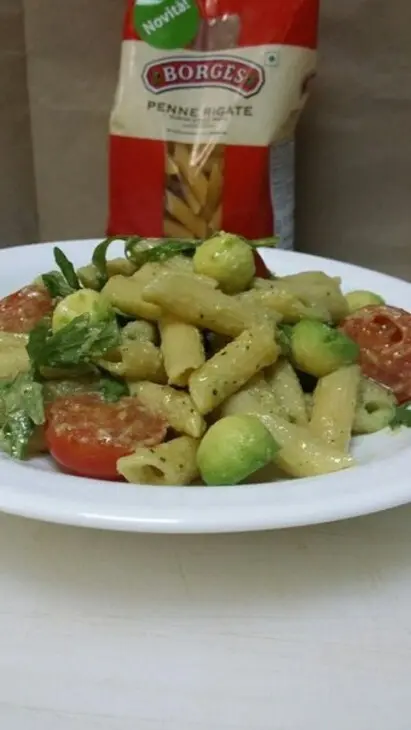 Пенне с рукколой,черри и соусом из авокадо: шаг 6