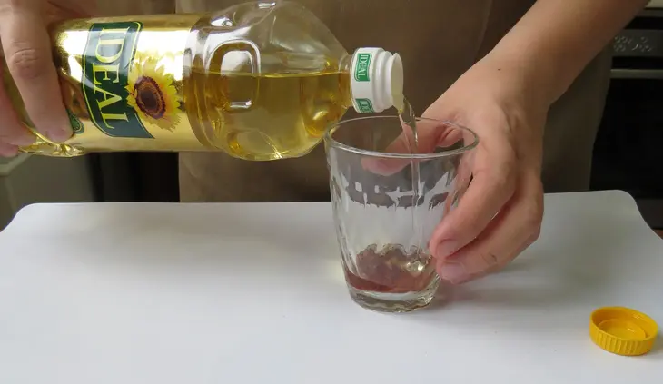 Золотая курочка, фаршированная сырными роллами из блинов: шаг 16