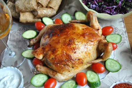 Золотая курочка, фаршированная сырными роллами из блинов: шаг 24