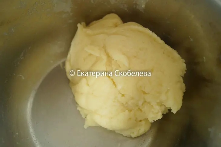 Эклеры с воздушным творожной начинкой и глянцевой шоколадной глазурью: шаг 2