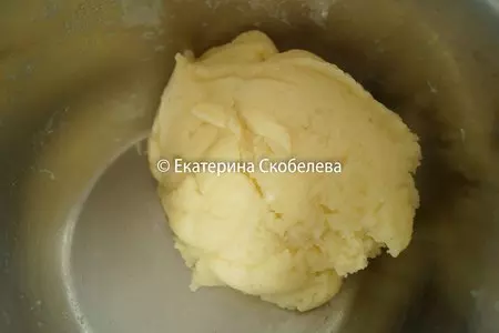Эклеры с воздушным творожной начинкой и глянцевой шоколадной глазурью: шаг 2