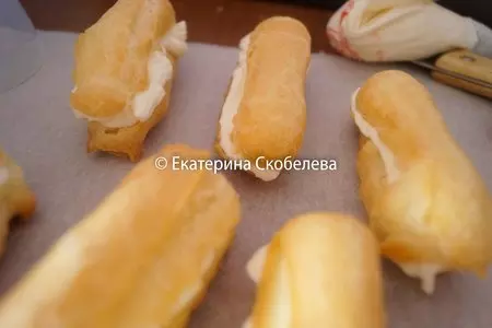 Эклеры с воздушным творожной начинкой и глянцевой шоколадной глазурью: шаг 8