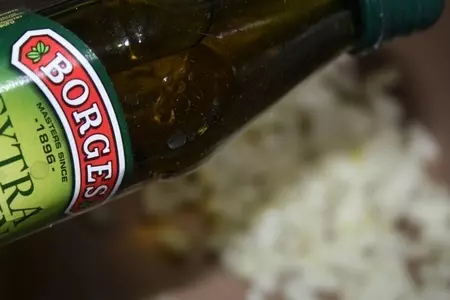 Пастицио праздничное с говядиной, шпинатом и томатами под хрустящей корочкой: шаг 5