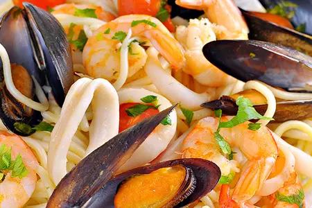 Спагетти "морской бриз" в пергаментных кулёчках.: шаг 8