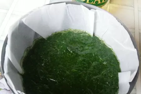 Курица с орехами на зеленой подушке: шаг 2